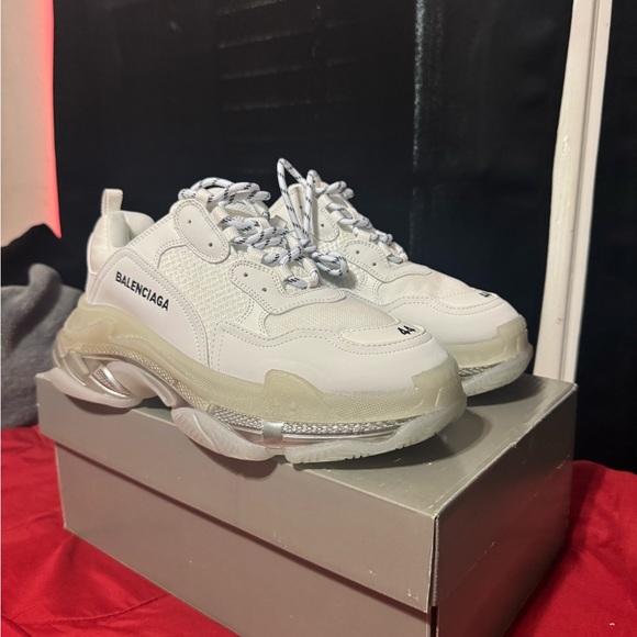 Balenciaga triple s - Picture 1 of 2
